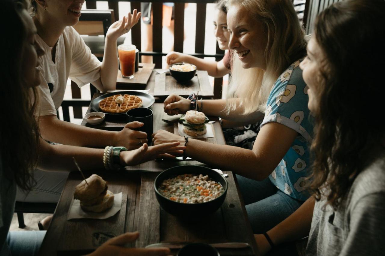 Zion Hostel Чиангмай Екстериор снимка